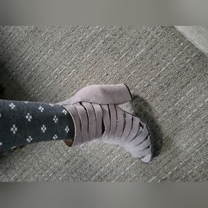 Sz 9 Brash ankle heel boots